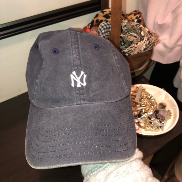 American Needle Accessories - Vintage Feel Baseball Cap